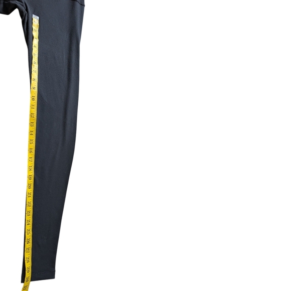 Lululemon Wunder Under Pant (First Release) Rel: 11/2011 Black Low Rise Women 8 - Picture 12 of 13